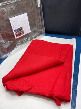 $214 Sferra 902 Festival 100% Linen Tablecloth Red Round 90"